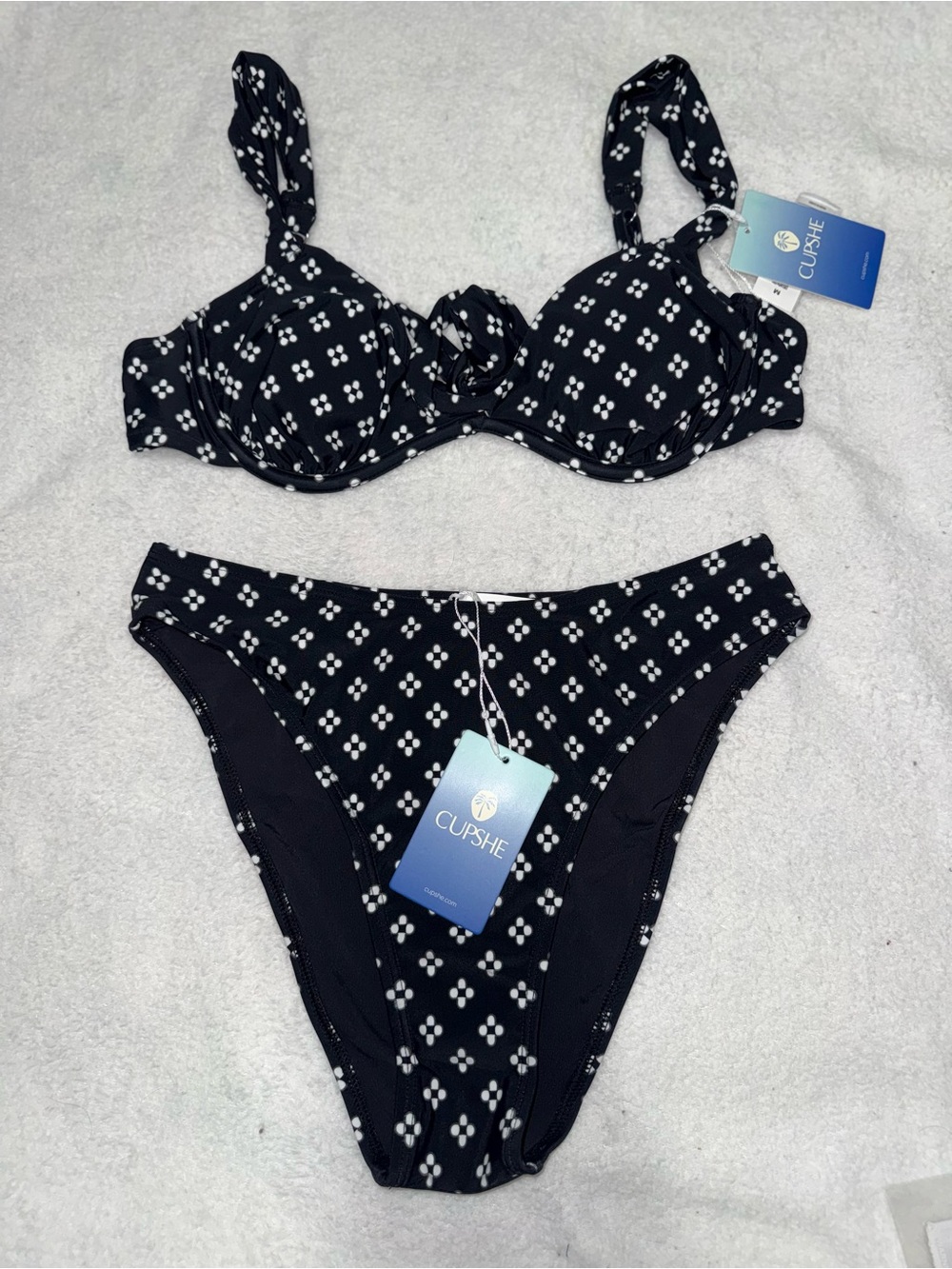 Cupshe Black Floral-Print Underwire Bikini - Picture 3 of 5